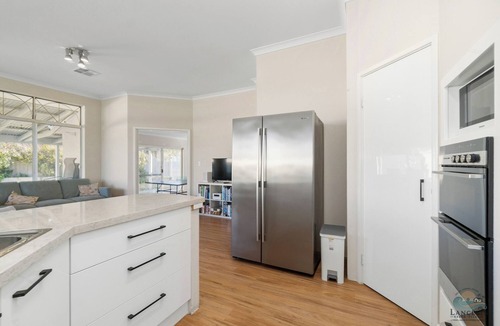 Lancelin House | Sea-renity Now -Welcome to your home away from home!