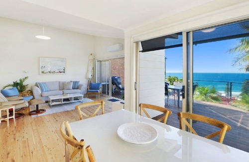 Avoca Beach Apartment | Sea Surprise - Views & Family
