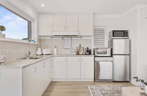 Shoalwater Apartment | Sea view Retreat - Spot Dolphins