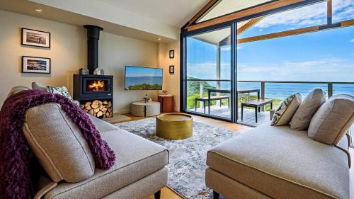 Killcare Heights House | 'Sea View Serenity' by HolidayCo