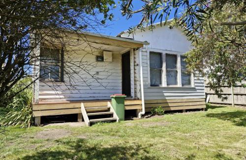 Portland House | Seabreaze cottage sleeps 6