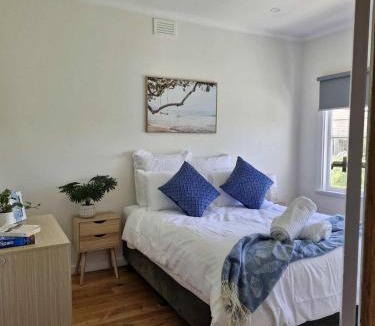 Portland House | Seabreaze cottage sleeps 6