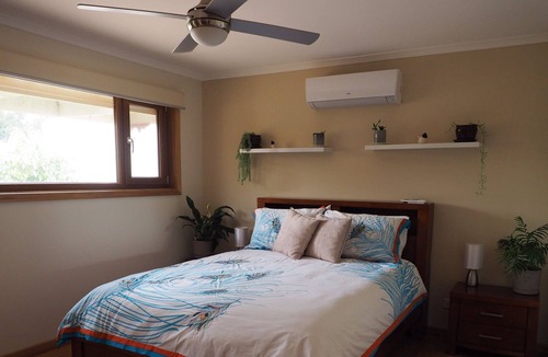Indented Head Bed & Breakfast | Seabreeze Gardens - nearby Wineries and Golf Course 🍷⛳