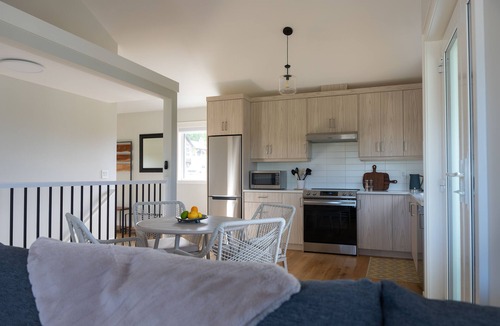 Regional District of Nanaimo House | Seabreeze Haus Lantzville (Entire Guest-Suite)