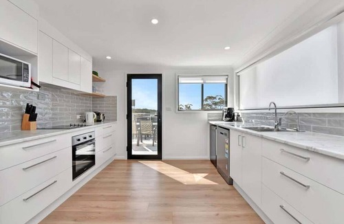 Sunshine House | Seabreeze Lakeview Sunset Delight Lake Macquarie
