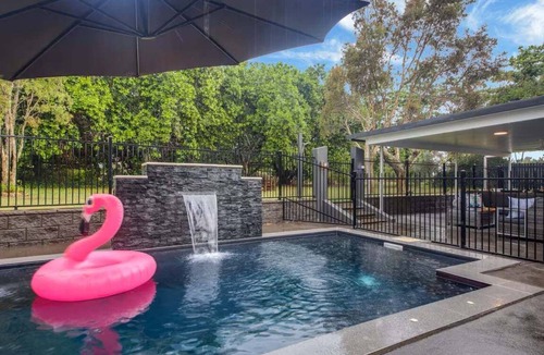 Yeppoon House | SeaBreeze On Todd - Absolute beachfront with private pool
