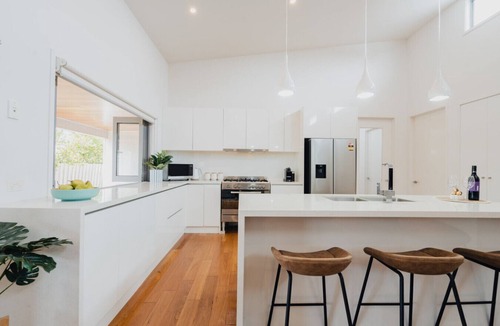 Torquay House | Seabreeze Pacific Drive - Torquay - Sleeps 11!