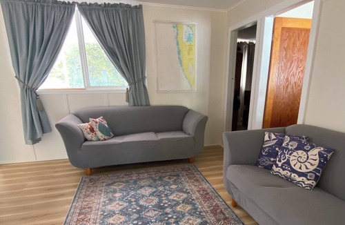 Cervantes House | Seabreeze PET friendly and CLOSE to Beaches Bars Lobster Golf Course & Sunsets