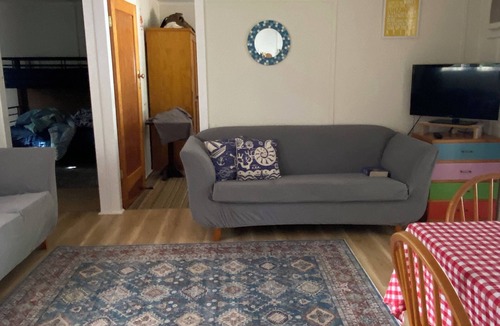 Cervantes House | Seabreeze PET friendly and CLOSE to Beaches Bars Lobster Golf Course & Sunsets