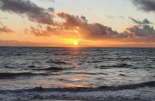 Cervantes House | Seabreeze PET friendly and CLOSE to Beaches Bars Lobster Golf Course & Sunsets