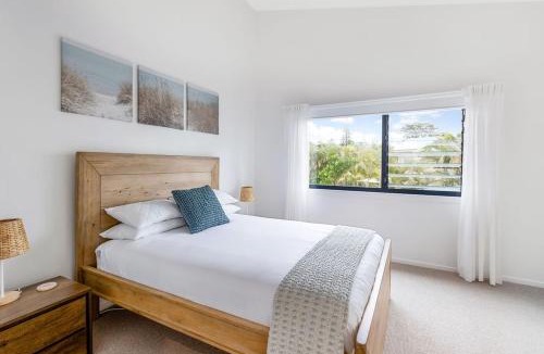 Pottsville House | Seabrook – on Main Street, walk to beach & shops