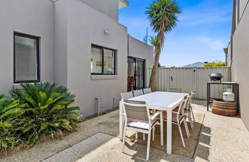 St Leonards House | Seachange Escape - St Leonards