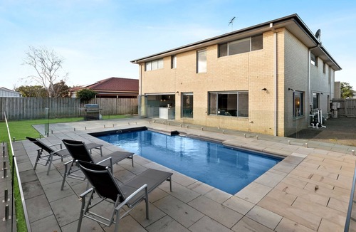 St Leonards House | Seachange Resort Living with Pool and Spa Bath.