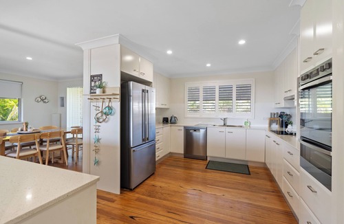 Forster House | Seaclusions - 250m to South One Mile Beach