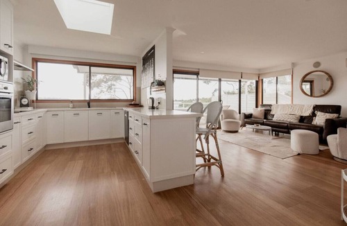 Lewisham House | Seagrass Coastal Retreat with direct beach access