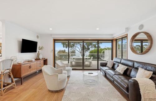 Lewisham House | Seagrass Coastal Retreat with direct beach access