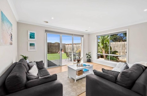 Torquay House | Seahaze Retreat | Spacious Family Coastal Haven