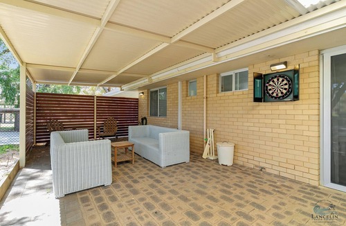 Lancelin House | Seas The Day- Coastal Comfort & Spacious Living!