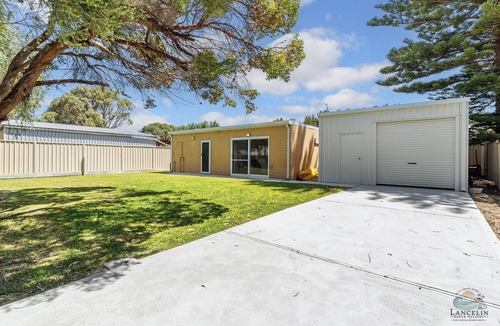 Lancelin House | Seas The Day- Coastal Comfort & Spacious Living!
