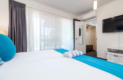 Port Douglas Villa | Seascape Holidays at Reef Terraces on St Crispins