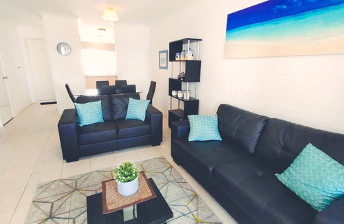 Safety Bay Apartment | Seaside apartment with views & pool