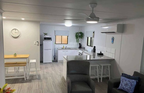 Slade Point Apartment | Seaside Breezes, Short Walk to Beachside Park