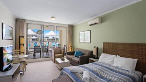 Ettalong Beach House | Seaside Escape - Ettalong Beach Resort