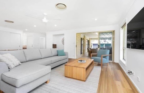 Anna Bay House | Seaside Family Oasis - 400m to the beach