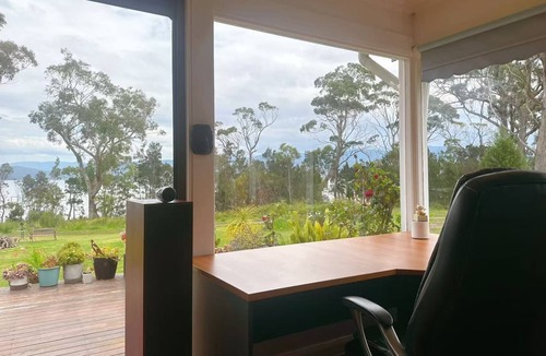Tinderbox House | Seaside Retreat – A Hidden Gem by the Ocean