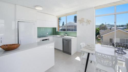 Avoca Beach House | Seaview 1 Fabulous Views & Location