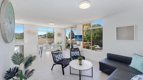 Avoca Beach House | Seaview 1 Fabulous Views & Location
