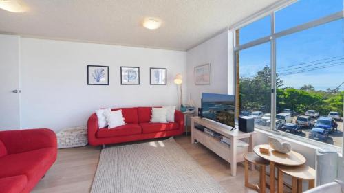 Avoca Beach House | Seaview 7 - Prime Position Beachside Holiday