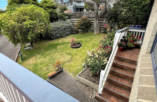 Portarlington House | Seaview Retreat. No pets allowed