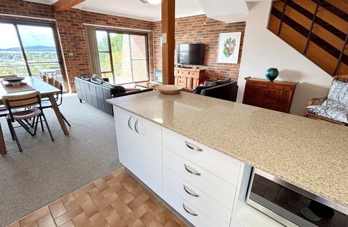 South West Rocks House | Seaview Townhouse 2 - walk to the beach