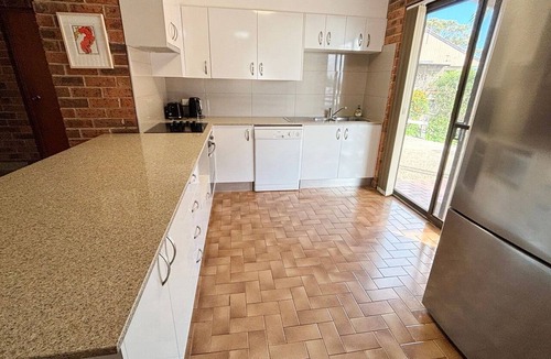 South West Rocks House | Seaview Townhouse 2 - walk to the beach