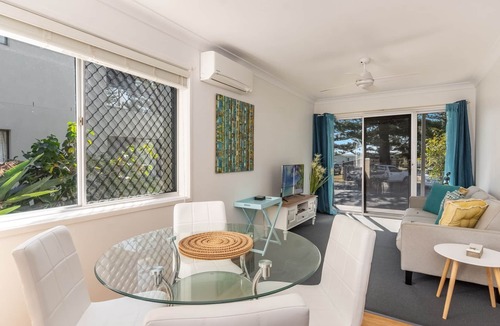 Yamba House | Seawest 1 - Entrance Harbour Street - Holiday Yamba