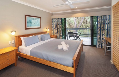 Broadwater Apartment | Sebels Beach Front Bungalow