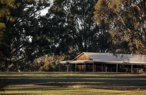 Pokolbin House | Secluded 5BR House @ Palmers Lane Estate with Pool, Tennis, walk to Cellardoors
