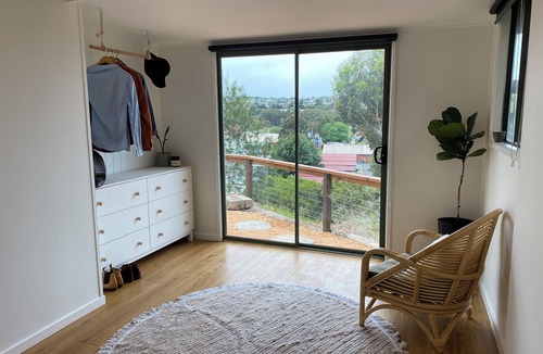 Belmont Cottage | Secluded bush get away in Geelong - only a short drive to CBD and beaches.