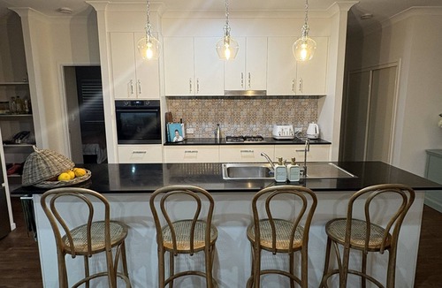 North Maleny House | Secluded Maleny Lakeview Escape with Fireplace & View.