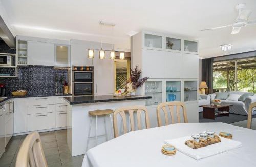 West Busselton House | Secret Garden Cottage Busselton
