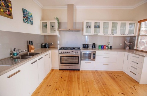 Albany House | Selby House - old world luxury awaits