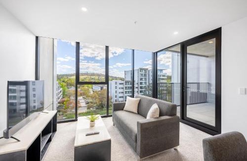 Phillip Apartment | Self-Contained Apartment in Woden By Serain