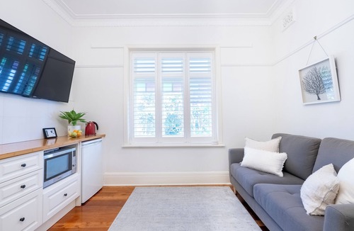 Cammeray Apartment | Self-Contained Cammeray Guesthouse near CBD and Beaches