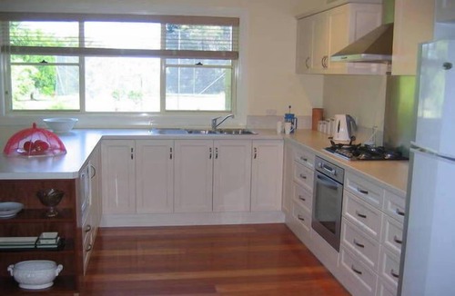Bundanoon Apartment | SELF-CONTAINED STUDIO; PRIVATE "FERNDALE" B&B Farm Stay 5mins to BUNDANOON