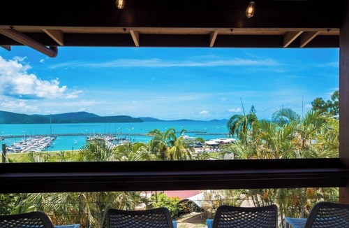 Airlie Beach House | Sensational View, Pool, Walk to Town, Free Parking