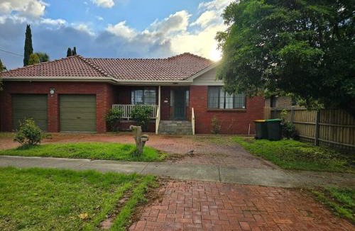 Altona Meadows House | Serene Escape in Altona Meadows