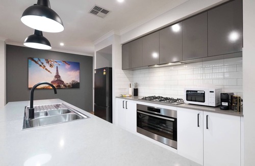Aveley House | Serene Escape – Near The Vines & Swan Valley