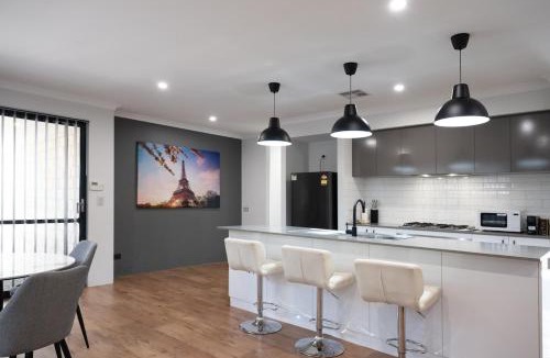 Aveley House | Serene Escape Near The Vines & Swan Valley
