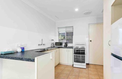 Bicton Apartment | Serene Stay 2BR, Sleeps 4, River & Beach Close